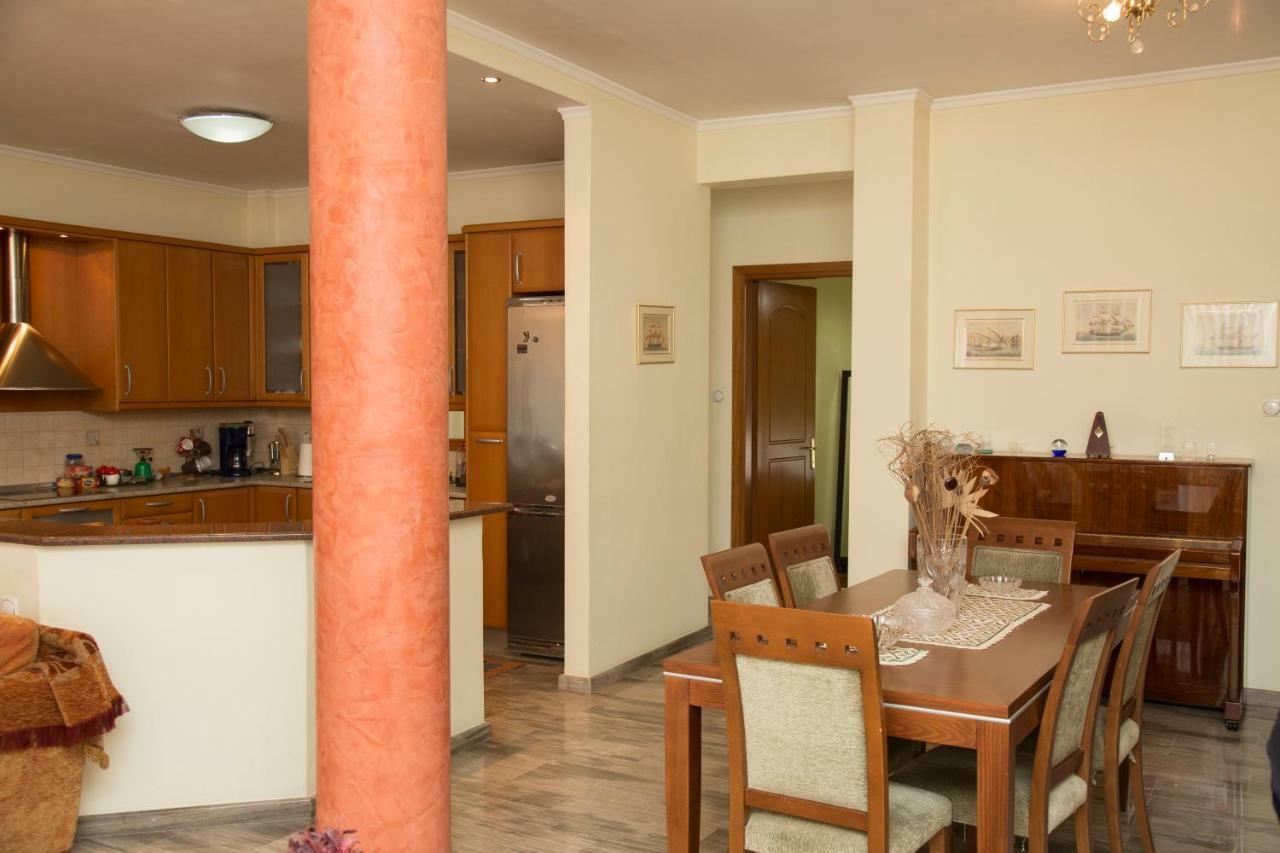 Veta'S Spacious Central Apartment Serres Extérieur photo